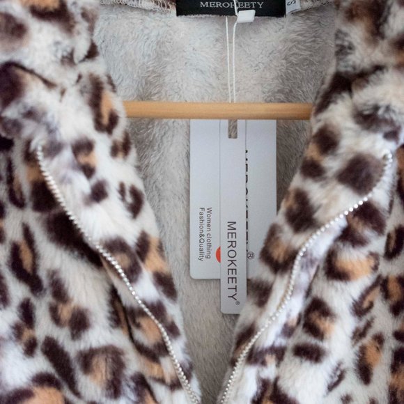 NWT  SUPER SOFT Faux Leopard Fur Coat - Picture 3 of 3